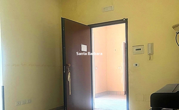 Trilocale con doppi servizi e balcone