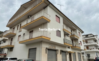 Vibo Marina, Locale commerciale con spazio esterno 