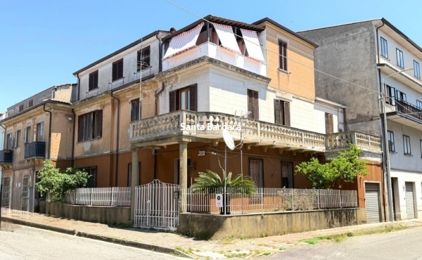 Appartamento nobiliare  con terrazzo nel centro  storico